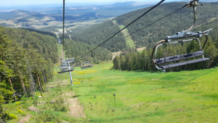 Korona je vratila Srbe na domaće planine: Na Zlatiboru ostvareno 350.000 noćenja, a Gold Gondola za nepunih pet meseci prevezla preko 100.000 ljudi (FOTO)