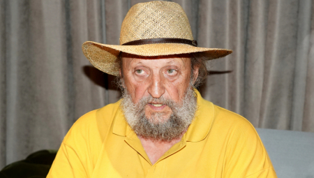 NISAM MOGAO VIŠE DA PODNESEM POBAČAJE Glumac Petar Božović progovorio o razvodu, a otkrio i kako mu je majka upala u raku s njim!