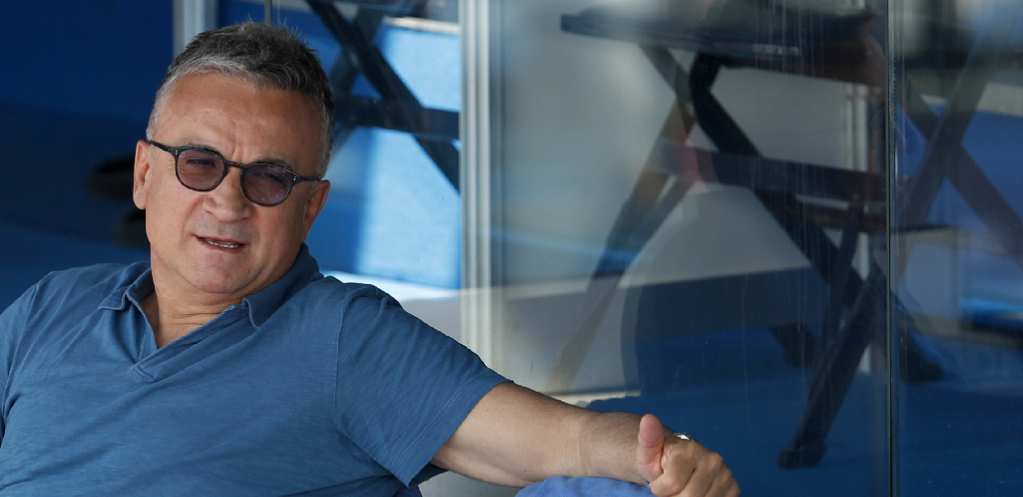 SAMO ZA NJEGOVU DUŠU Srđan Đoković u sevdahu, pogodila ga pesma, a evo sa kojom pevačicom je uhvaćen! (FOTO)