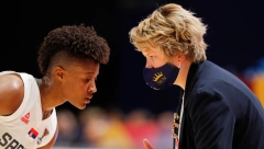 PRIČAJ SRPSKI DA TE CEO SVET RAZUME! Prelepa scena na Evropskom prvenstvu, Ivon Anderson ovim potezom zapušila usta svima! (VIDEO)