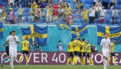 DUBRAVKA DONEO, DUBRAVKA ODNEO! Šveđani sa bele tačke stigli na korak do nokaut faze!