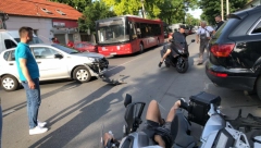 UŽASNA NESREĆA KOD BORČE Sudar automobila i motora, motociklista u teškom stanju!