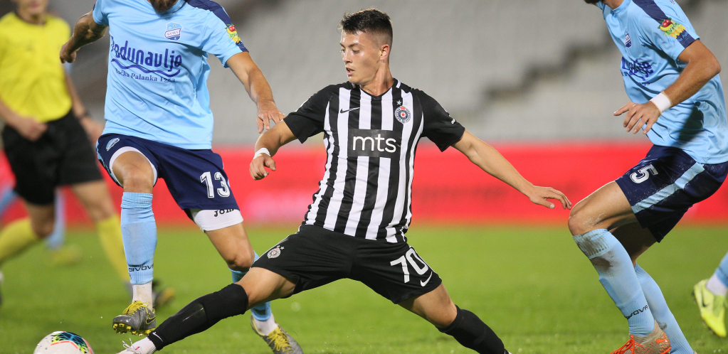 PARTIZAN OSTAO BEZ JOŠ JEDNOG TALENTA! Mladi napadač debitovao za crno-bele, pa pojačao Čukarički!