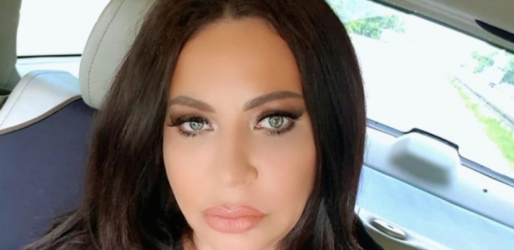 ŠALJE LJUBAV U IZAZOVNOM IZDANJU Stoja zapalila društvene mreže novim fotkama, u tanga bikiniju pokazala zanosne obline (FOTO)