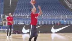 TAKO SE TO RADI! Mnogi su se pitali da li će Milutinov igrati za reprezentaciju, a on je jednim potezom pokazao u kakvom je stanju! (VIDEO)