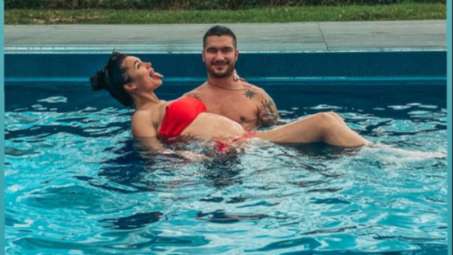 BOJANA RODIĆ ODUŠEVILA PRATIOCE U kupaćem kostimu pokazala kako izgleda pred porođaj, ali i luksuzno dvorište od koga zastaje dah (FOTO)