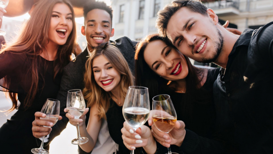 Vesele se za sve pare: Ovim znacima niko nije ravan kad je u pitanju organizacija zabave