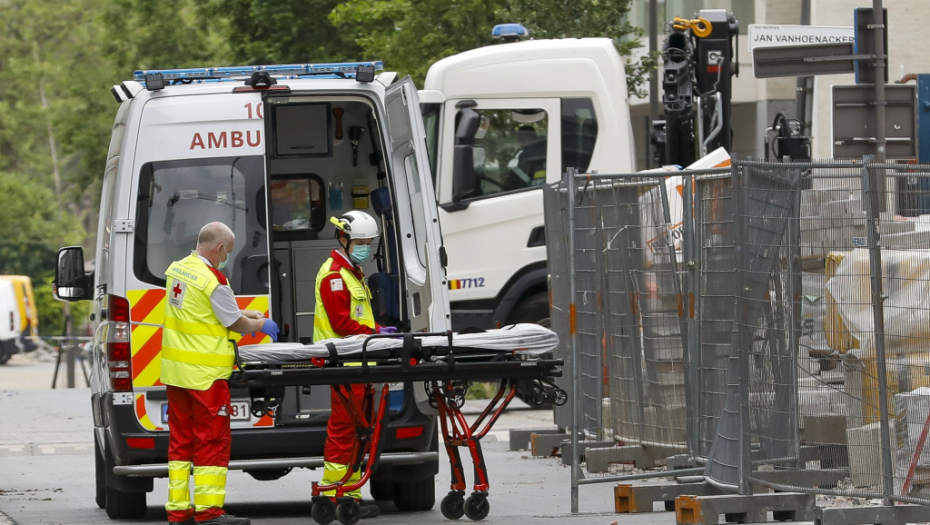 MASOVNA TUČA U AMSTERDAMU Sukob na biračkom mestu