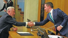 LICEMERNI ALEKSA BEČIĆ I ZDRAVKO KRIVOKAPIĆ Medojević bez dlake na jeziku - Idu u Srebrenicu, a slave komunističkog diktatora i zločinca koji je pobio stotine hiljada ljudi