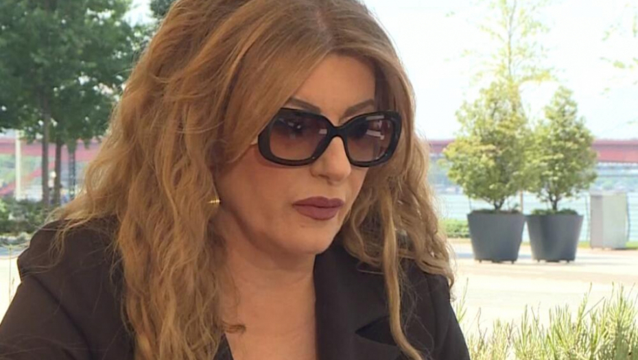 VIKI MILJKOVIĆ NA IVICI SUZA UŽIVO U EMISIJI Progovorila o porodičnoj tragediji: Dok majka nije umrla, smrt oca je bio najveći gubitak u životu!