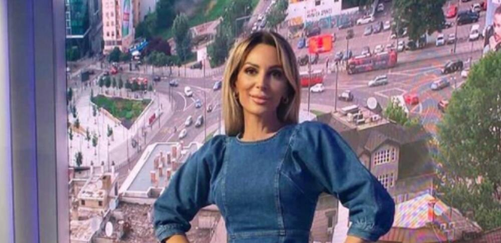 SKINULA SE VODITELJKA Na ekranima je gledamo zakopčanu do grla, a sada je pokazala izvajano telo (FOTO)