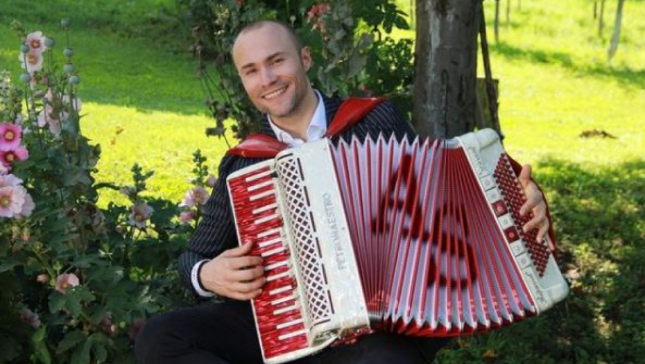 SREĆAN SAM ŠTO SAM SEDEO SA NJIMA Aleksandar Sofronijević progovorio sa kim mu je bilo najteže da radi: Mnogo sam naučio od njih!