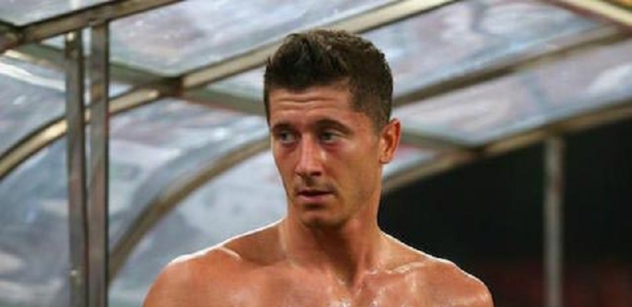 LEVANDOVSKI ČUVAR PLAŽE U MAJAMIJU Obratio se navijačima iz kućice u kojoj borave spasioci (VIDEO)