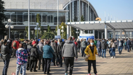 VELIKA ZAINTERESOVANOST GRAĐANA ZA TREĆU DOZU Samo na Sajmu za tri dana 1000 ljudi primilo vakcinu