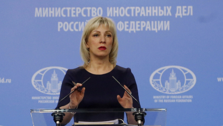 ZAHAROVA ISMEJALA BERBOK Ako ne nauči bar jedan školski predmet, neće moći da osigura bezbednost Nemačke