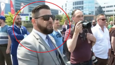 ON JE IZAZVAO INCIDENT ISPRED HAGA Prijatelj Nasera Orića i osvedočeni srbomrzac! (VIDEO)