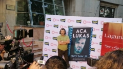 ESTRADNJACI NA JEDNOM MESTU Aca Lukas okupio krem de la krem društva, Ivana Selakov I Jelena Bačić Alimpić najveća podrška pevaču (VIDEO)