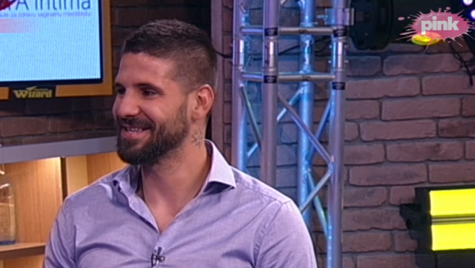 PRAVO U GLAVU! Mitrovića Amidžić pitao za dva penala, a brutalan odgovor golgetera "orlova" je oduševio celu naciju