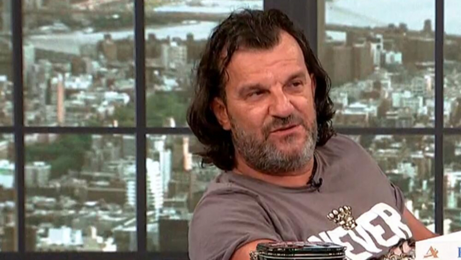 STOJIM IZA SVAKOG SEKUNDA SVOG ŽIVOTA! Lukas iskreno o autobiografiji o kojoj ne prestaje da se priča, najbolji folker ističe da mnogo toga još nije napisano (FOTO)