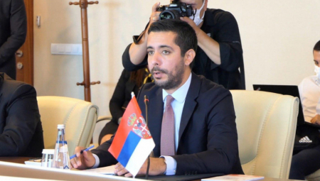 MOMIROVIĆ STRPLJIVO REŠAVA PROBLEME Za neke koji su se gomilali godinama potreban je čarobni štapić
