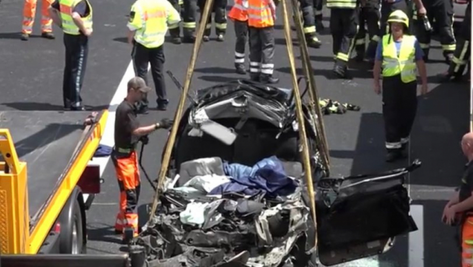 UŽASNA TRAGEDIJA Četvorica Srba poginula u Nemačkoj, udarili u kamion pri punoj brzini!
