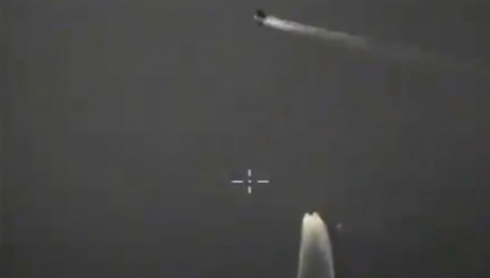 GDE STE POŠLI!? Objavljen snimak! Britanski brod krenuo na Rusiju, počeli su da sevaju rafali, a onda su ih videli!