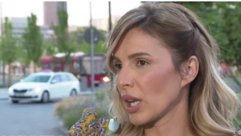 POSLE NJENE PESME SVI SE RAZVEDU Marina Tadić potkačila koleginicu, a evo šta je poželela mladencima Kostadinu i Valentini Terzić!