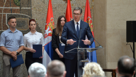 VUČIĆA PITALI ZA IZETBEGOVIĆA Kada bih mu odgovorio podigla bi se kuka i motika