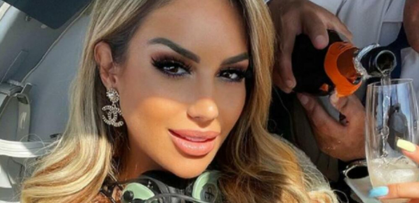 RIJALITI POBEDNICA ISPUNILA MUŠKE SNOVE Nikad vrelija Iva Grgurić pozirala na jahti, pa okrenula golu zadnjicu (FOTO)