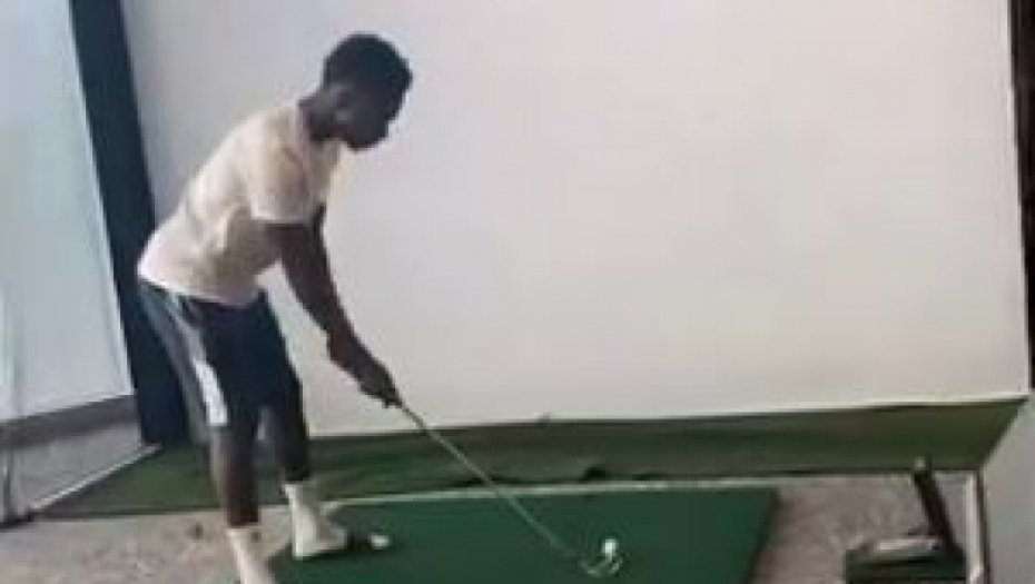 DRŽI SE FUDBALA! Reprezentativac Engleske zaigrao golf i izazvao urnebesne reakcije!