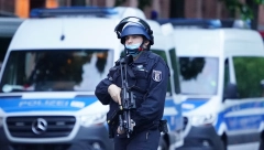 NAORUŽANI UPALI U SALU ZA KONFERENCIJE! Nemačka policija blokirala deo Berlina, u toku velika akcija!