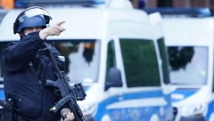 NEMAČKA POLICIJA REAGOVALA NA EKOLOŠKI NAČIN Maslinovim uljem protiv eko-demonstranata