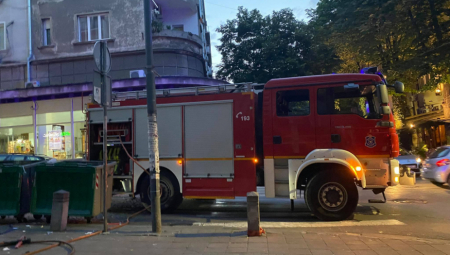 VELIKI POŽAR NA NOVOM BEOGRADU Bukti vatra, 18 vatrogasaca na terenu