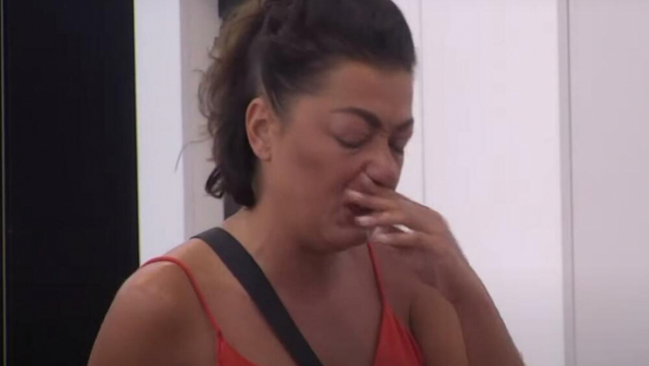 SANDRU NIKADA NIJE SMATRAO ĆERKOM Poznata folkerka iznela šok detalje iz života Rešićeve i njenog pokojnog oca