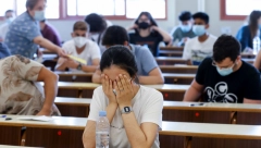 STUDENTI SVE VIŠE OBOLJEVAJU OD KORONE Tri četvrtine inficiranih nisu vakcinisani