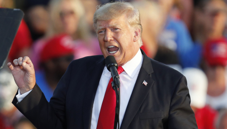 TRAMP UDARIO NA MASKA On je još jedan s**ator (VIDEO)