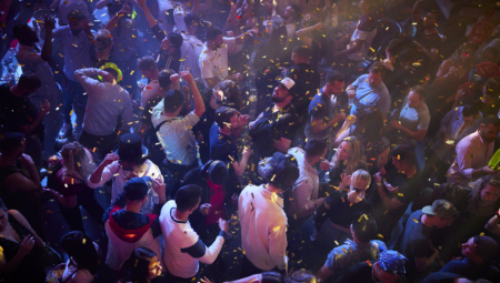 Žurke na auto-putu kod Studenjaka kulminiraju: Izbijaju tuče, neki čupaju i saobraćajne znake