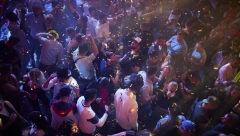 OBUSTAVLJAJU SE SLAVLJA Gradovi i opštine uvode nova ograničenja!