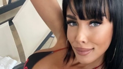 IMA DVOJE DECE A JUČE JE PRVI PUT OPEGLALA VEŠ! Aleksandra Subotić htela da baci stvari a onda je shvatila da samo nisu ispeglane