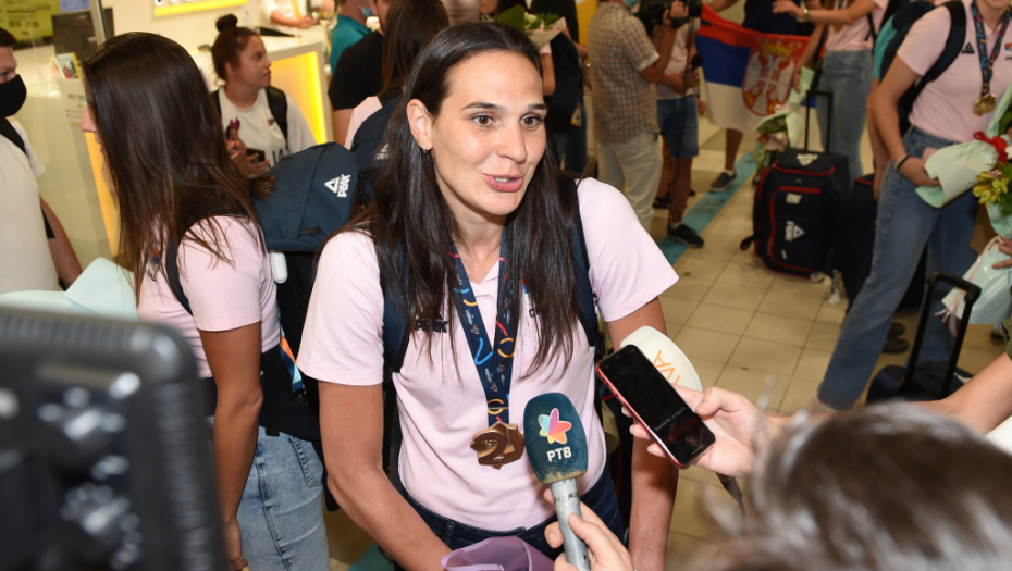 DOMOVINA SE BRANI LEPOTOM! O govoru Sonje Vasič priča cela Srbija! (VIDEO)