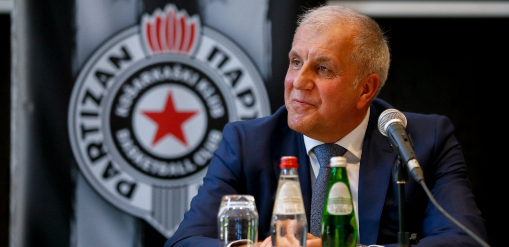 ŽELJKO OBRADOVIĆ OD STARTA KRENUO SVE DA MENJA Ima jasnu poruku za Grobare i Čovića! (FOTO GALERIJA)