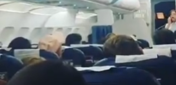 DRAMA NA AERODROMU Policajci ga izvukli iz aviona, dobio doživotnu zabranu letenje