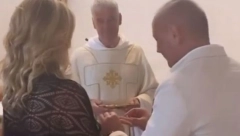 TEŠKI DANI! Oglasila se Mihina supruga, jednom slikom otkrila je suštinu svega! (FOTO)