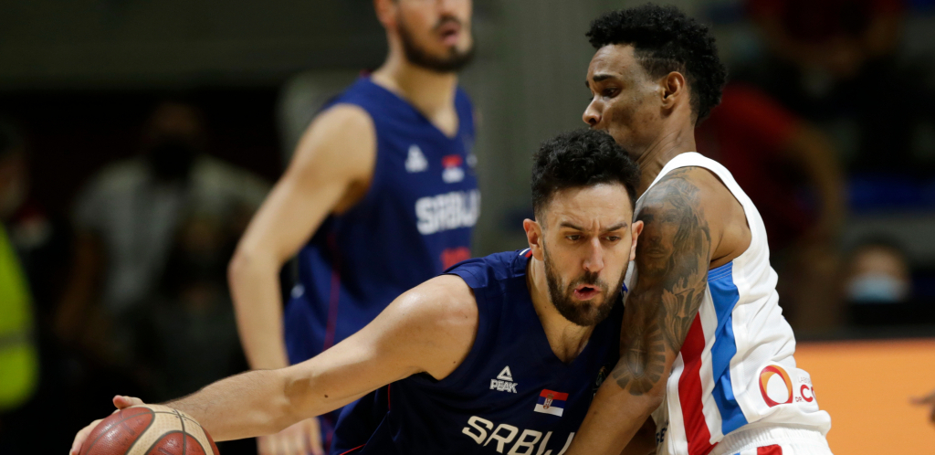 SRBIJA NA NOGAMA! Micić se hitno oglasio i otkrio pravi razlog zbog čega nije ulazio u igru u drugom poluvremenu!