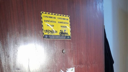 NOVI TEROR NA KOSOVU Srpska povratnica trpi svakodnvne pretnje, zabranili joj i ulazna vrata stana da promeni