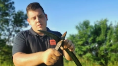 BOLJE OD BILO KOJE TERETANE: Vuk se sprema za "kosački Vimbldon" i čuva tradiciju, kosa i brus su njegov alat (FOTO)