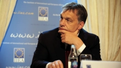 ORBAN NEĆE DA ĆUTI Sedimo u automobilu kome su probušene sve četiri gume, rat protiv Rusije ovako ne može biti dobijen