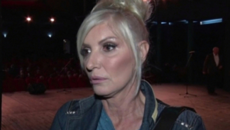 Cakana se prisetila svoje domovine i detinjstva, teško joj pada šta se dešava na Kosovu "OTAC NAM NIJE DOZVOLJAVAO DA ODEMO TAMO"