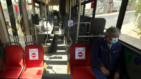 UŽAS U VETERNIKU Tinejdžer izboden u autobusu