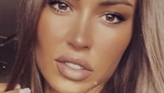 FOTOGRAFIJA NAPRAVILA HAOS NA DRUŠTVENIM MREŽAMA Dijana Hrkalović se razgolitila, majica, šorts, noge u prvom planu, a laskavi komenatri samo pljušte...